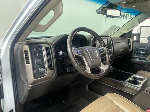 Used 2017 GMC Sierra 3500 Denali w/ Duramax Plus Package image 13