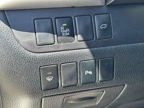 Used 2016 Toyota Highlander Limited FWD image 30