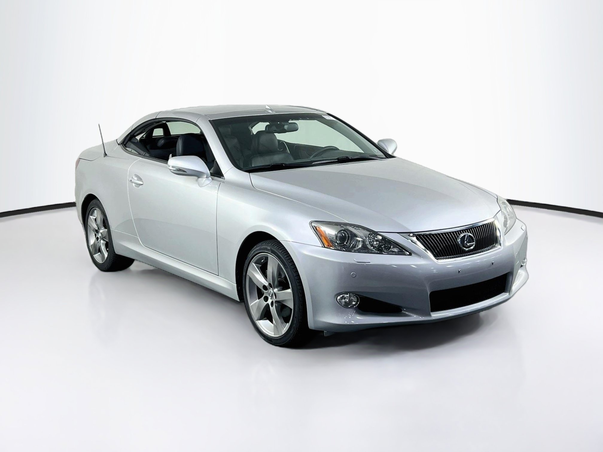 Used 2010 Lexus IS 250C w/ Luxury Pkg RWD image 3