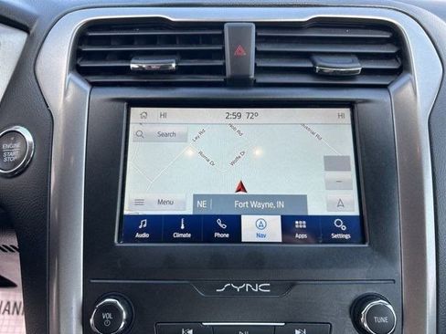 Used 2020 Ford Fusion SE image 24