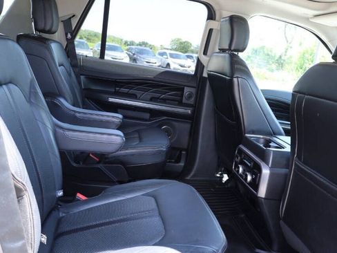 Used 2019 Ford Expedition Platinum AWD/4WD image 16