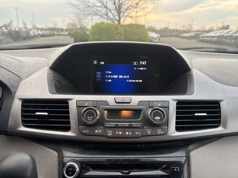 Used 2017 Honda Odyssey EX-L image 16