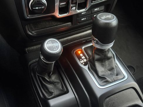 Used 2023 Jeep Wrangler 4WD High Altitude image 75