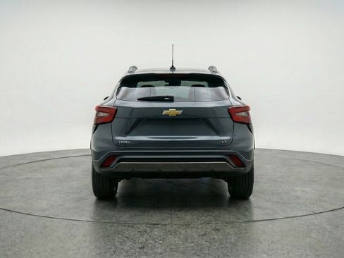 Used 2025 Chevrolet Trax LT FWD image 7
