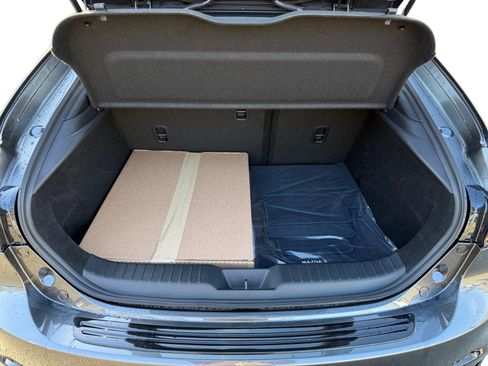 New 2026 MAZDA MAZDA3 Hatchback w/Premium Plus Pkg image 17