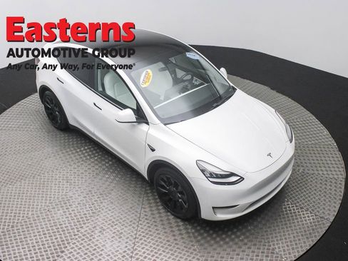 Used 2020 Tesla Model Y Long Range image 3