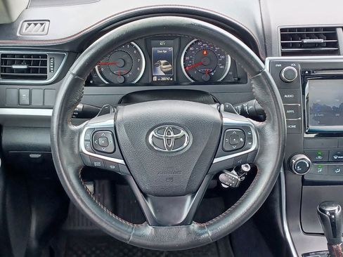 Used 2016 Toyota Camry SE w/ Moonroof Package FWD image 25