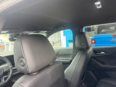 Used 2025 Chevrolet Equinox LT w/ Convenience Package II FWD image 12