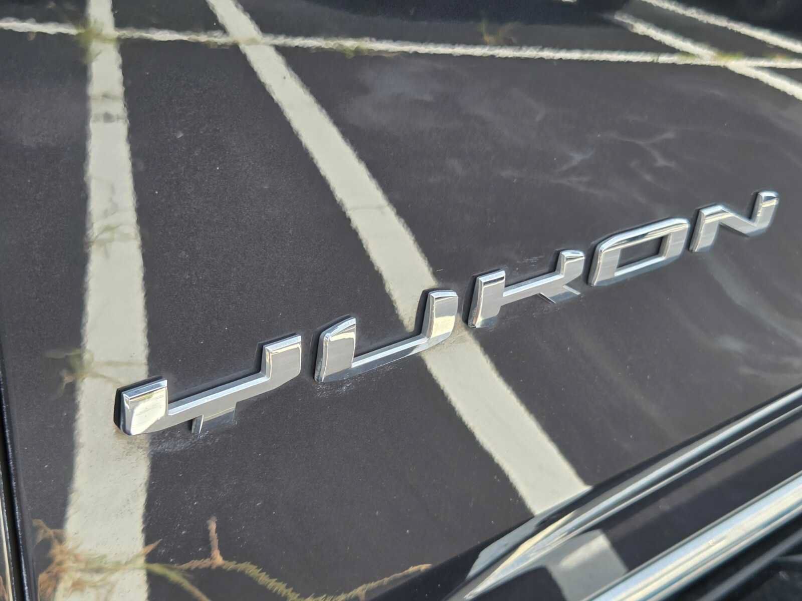 Used 2023 GMC Yukon XL SLT w/ SLT Premium Package AWD/4WD image 10