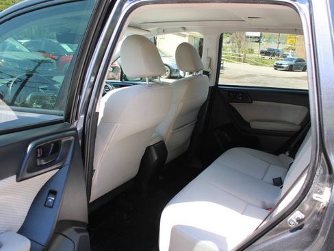 Used 2018 Subaru Forester 2.5i Premium w/ Protection Package #1 AWD/4WD image 25