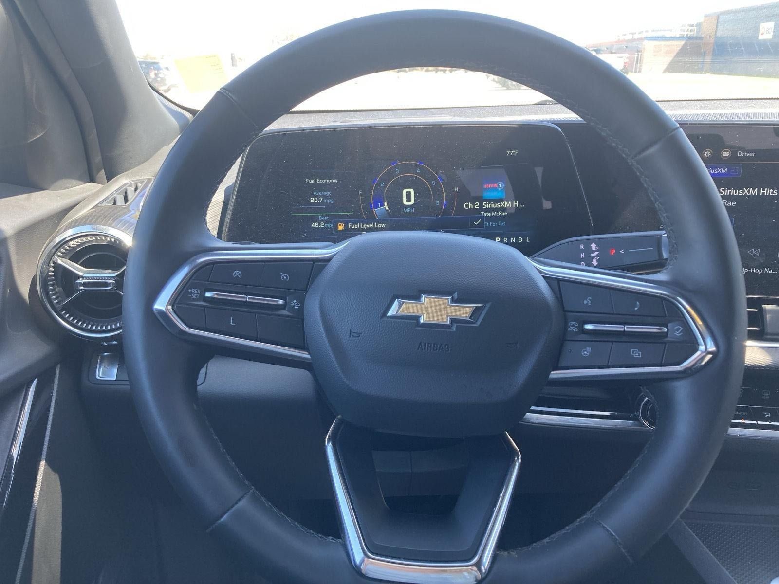 Used 2025 Chevrolet Equinox LT AWD/4WD image 11