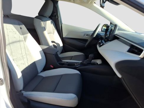 Used 2024 Toyota Corolla LE w/ LE Convenience Package image 8