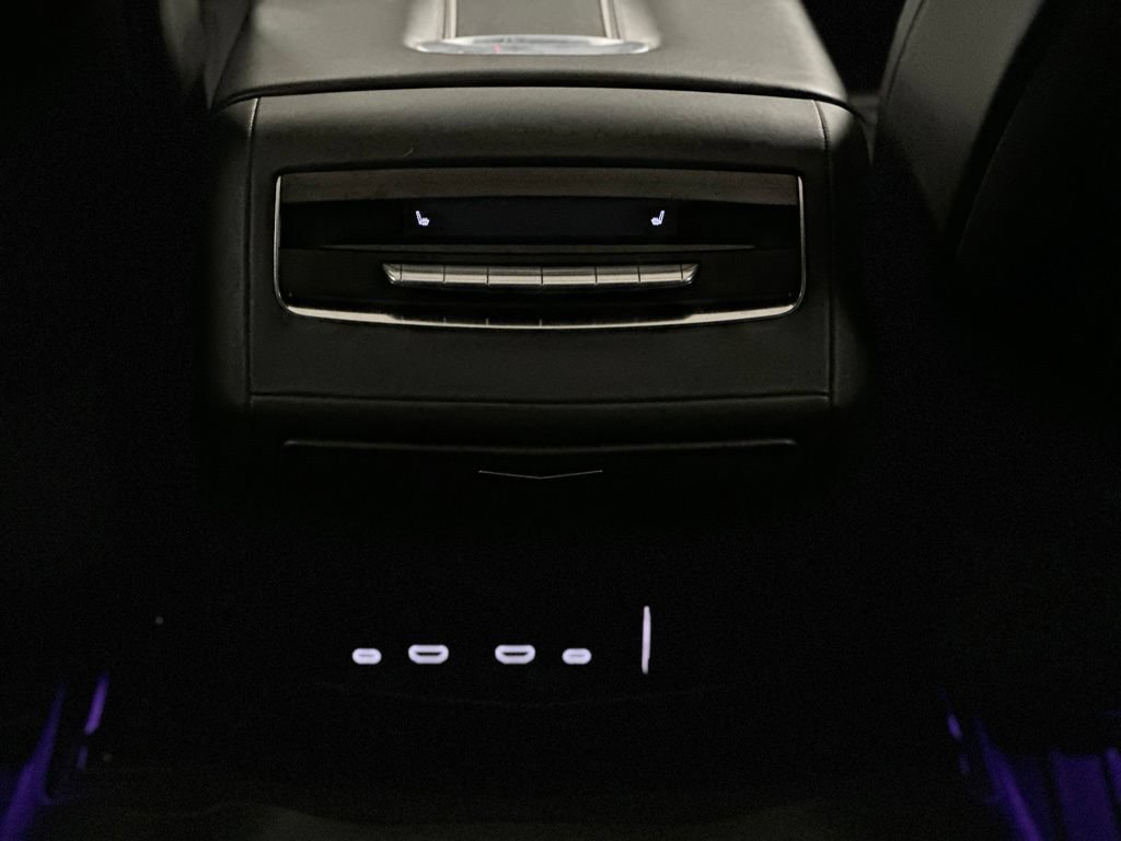 Used 2021 Cadillac Escalade Premium Luxury Platinum AWD/4WD image 19