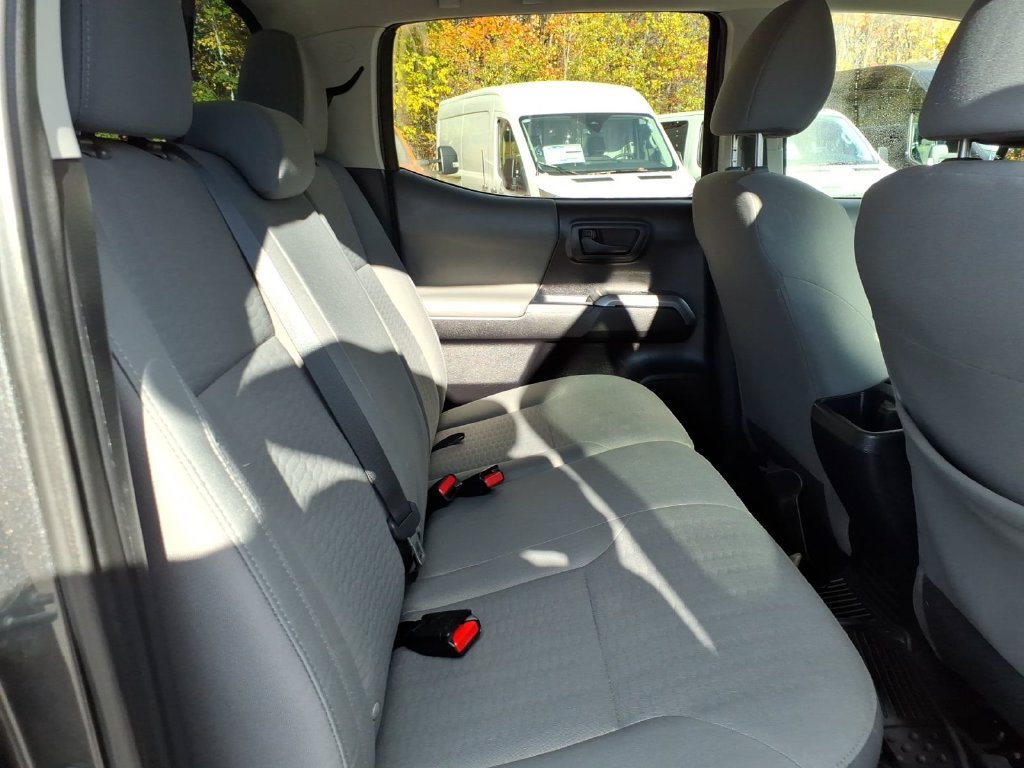 Used 2019 Toyota Tacoma SR5 AWD/4WD image 13