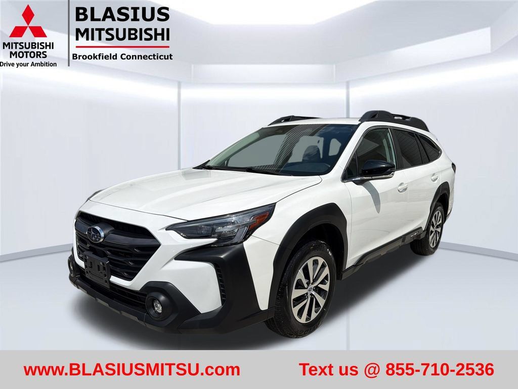 Used 2024 Subaru Outback Premium AWD/4WD image 1