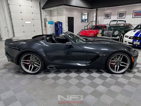 Used 2014 SRT Viper GTS w/ GTS Laguna Interior Package RWD image 12