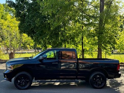 Used 2015 RAM 1500 Express w/ Black Ram 1500 Express Group AWD/4WD image 9