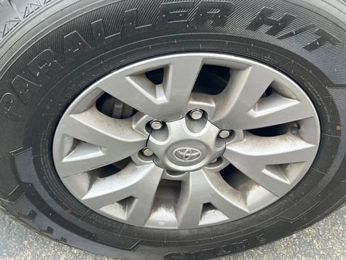 Used 2019 Toyota Tacoma SR5 RWD image 15