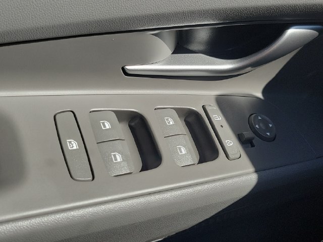 New 2026 Hyundai Elantra Hybrid FWD image 18