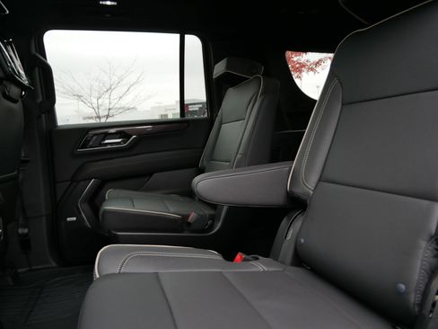 New 2026 GMC Yukon XL Elevation image 5