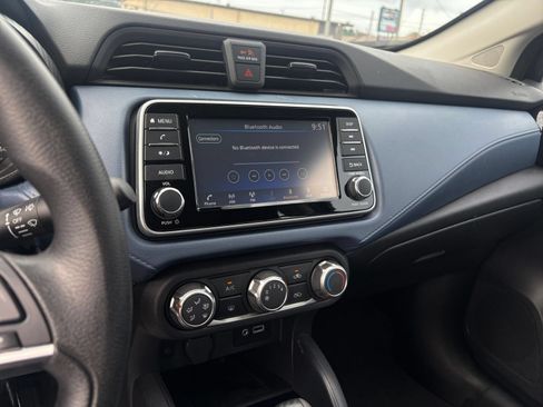 Used 2025 Nissan Versa SV FWD image 20