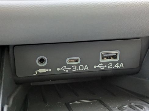 Used 2025 Subaru Outback Premium AWD/4WD image 14