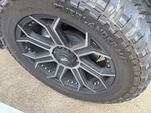 Used 2021 Chevrolet Silverado 1500 RST image 3