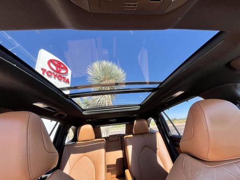 Used 2023 Toyota Highlander Platinum image 38