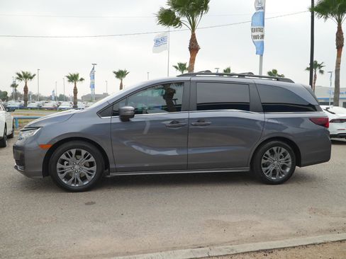 Used 2025 Honda Odyssey Touring image 10