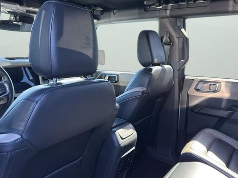 Used 2024 Ford Bronco Wildtrak image 29