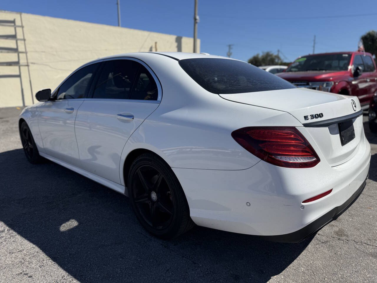 Used 2017 Mercedes-Benz E 300 4MATIC image 5