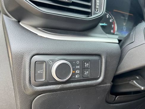 Used 2022 Ford Explorer XLT RWD image 31
