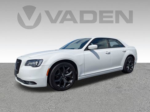 Used 2023 Chrysler 300 S RWD image 2