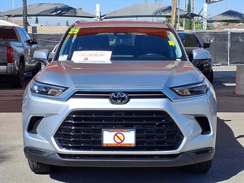 Used 2025 Toyota Grand Highlander AWD image 2
