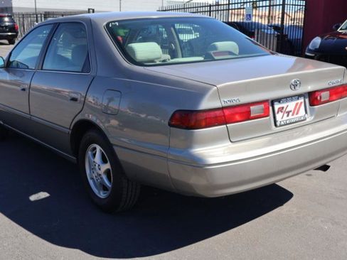 Used 1997 Toyota Camry CE image 5