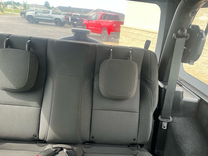 Used 2020 Jeep Wrangler Sport AWD/4WD image 15