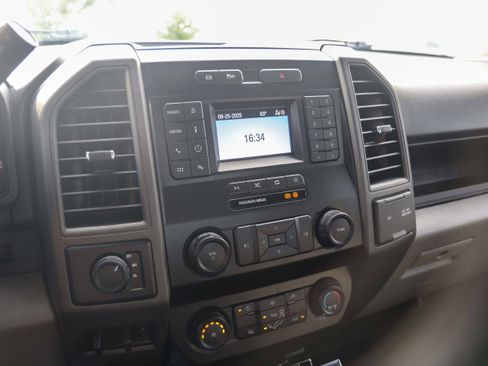 Used 2022 Ford F550 4x4 Regular Cab Super Duty w/ Power Equipment Group image 20