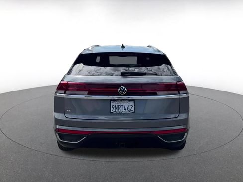 Used 2025 Volkswagen Atlas Cross Sport SE image 12