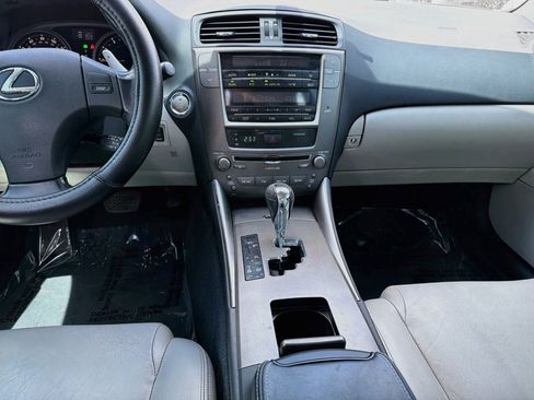 Used 2009 Lexus IS 350 RWD image 18