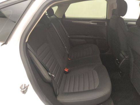 Used 2019 Ford Fusion SE FWD image 19