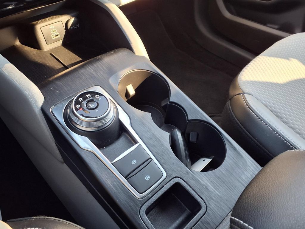 Used 2024 Ford Escape SE FWD image 8