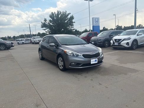 Used 2016 Kia Forte LX FWD image 3