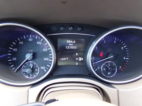 Used 2011 Mercedes-Benz ML 350 4MATIC image 47