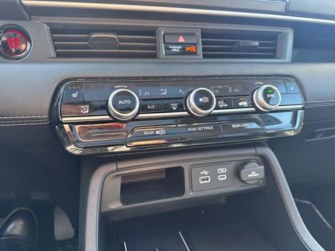 Used 2025 Honda Pilot Touring image 24