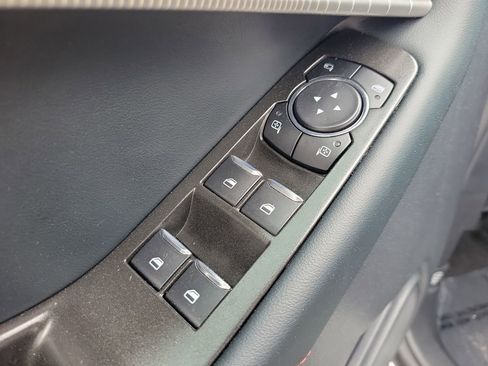 Used 2025 Ford Explorer ST-Line w/ Premium Package image 16