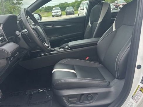 Used 2025 Toyota Camry SE FWD image 39