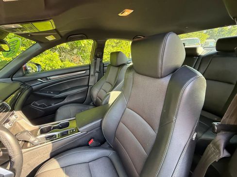 Used 2019 Honda Accord Sport image 2