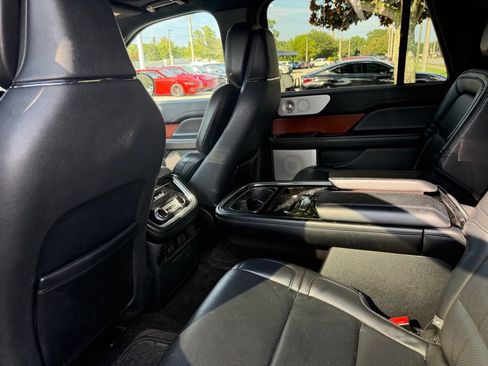 Used 2020 Lincoln Navigator L Reserve w/ Equipment Group 208A Reserve AWD/4WD image 7