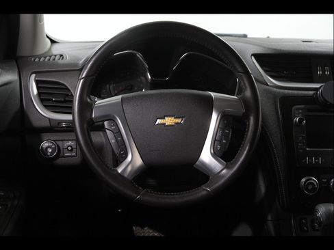 Used 2017 Chevrolet Traverse LT image 7