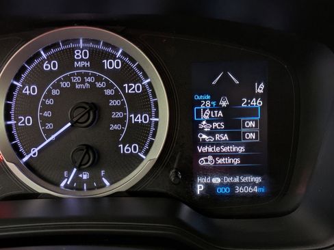 Used 2021 Toyota Corolla LE image 5